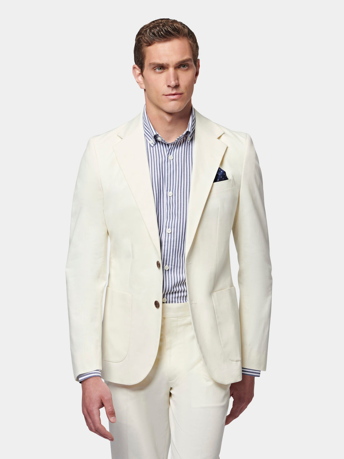 Contemporary Notched Lapel Suit Jacket in Egret