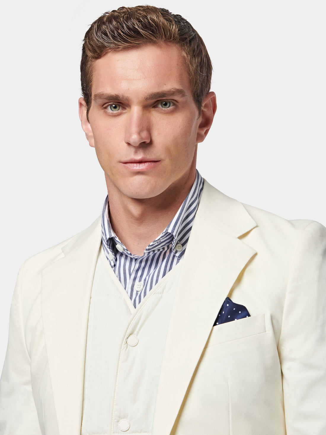 Contemporary Notched Lapel Suit Jacket in Egret