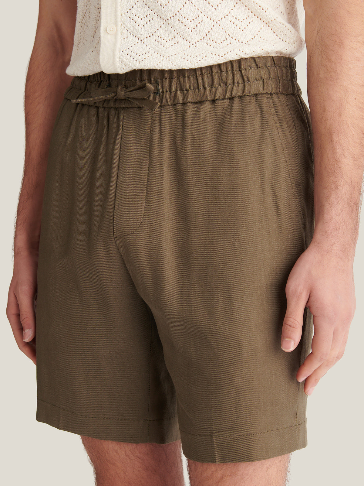 Marina Linen Blend Bermuda Short in Tea Leaf