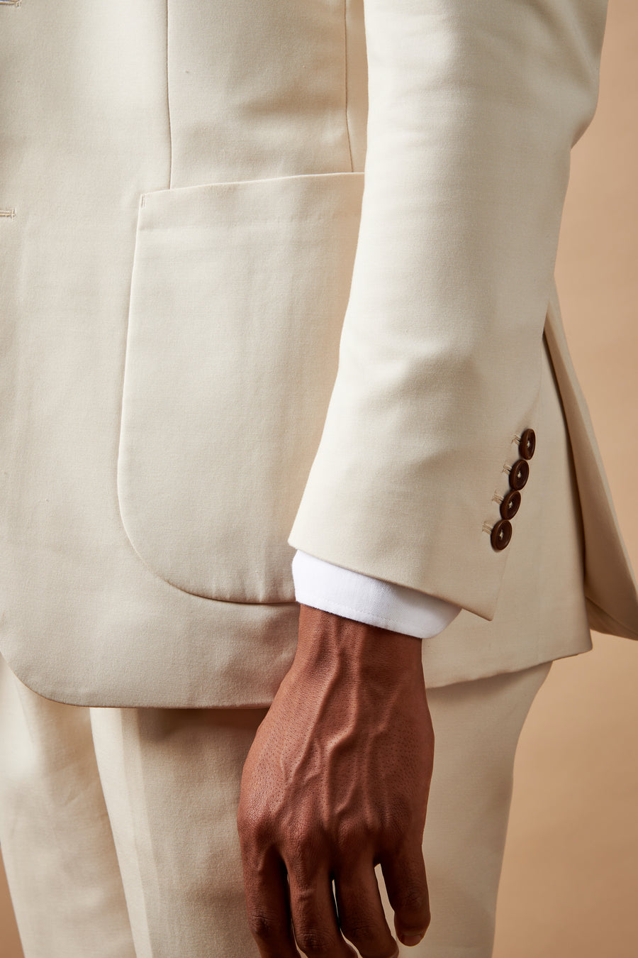 Contemporary Notched Lapel Suit Jacket in Egret