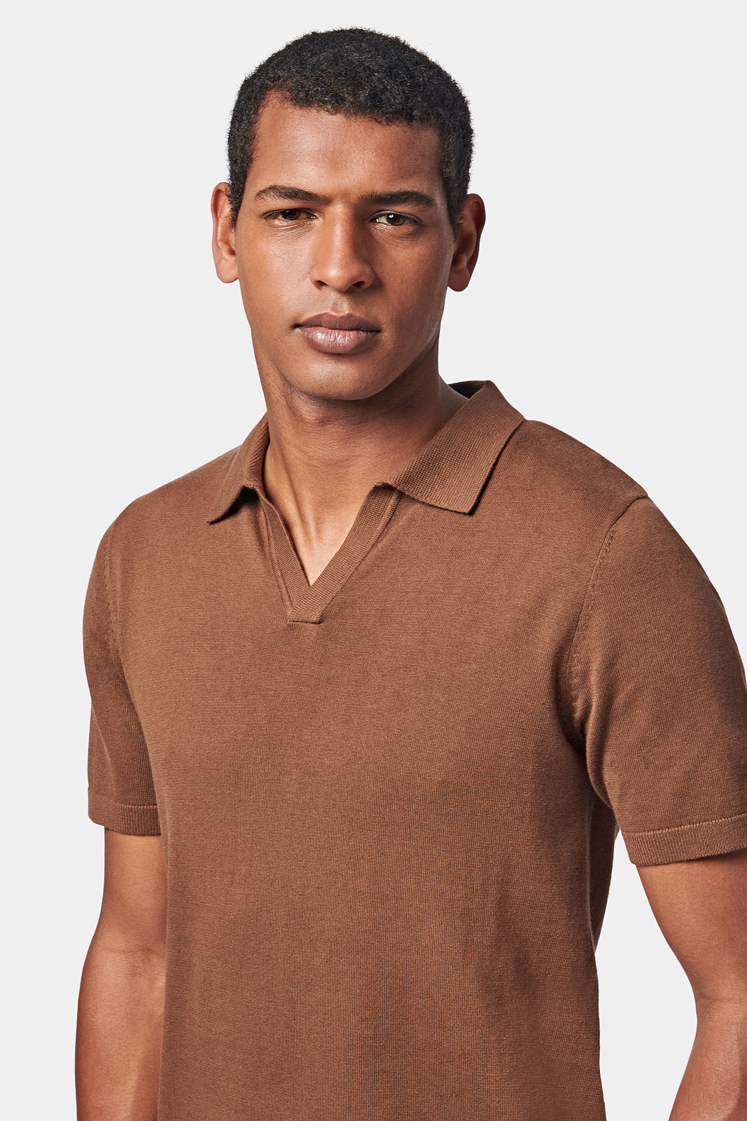 Knitted Short Sleeve V-Neck Polo in Carafe